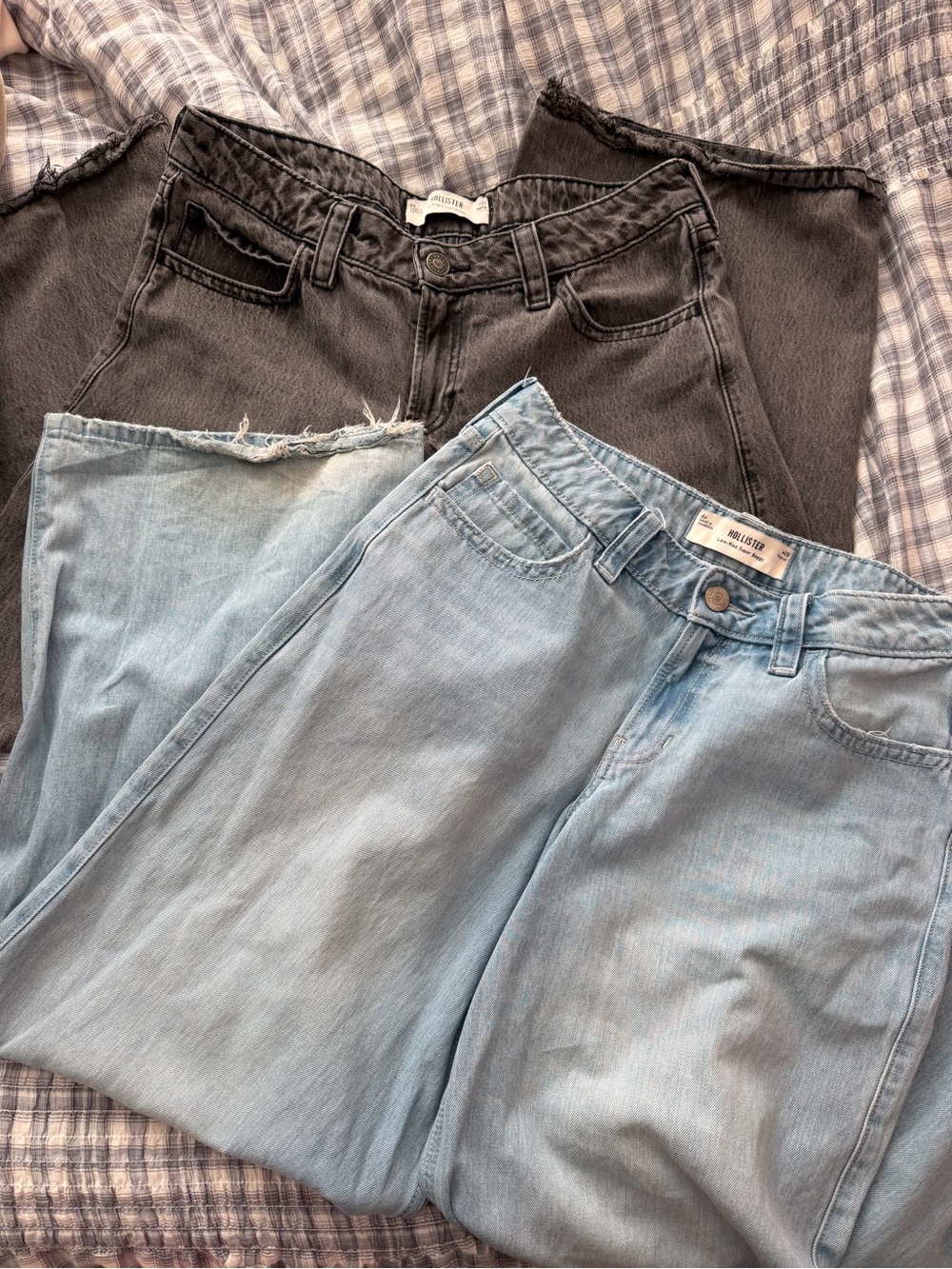 Hollister Super Baggy Low Waisted Jeans - Light Blue/Black Bundle